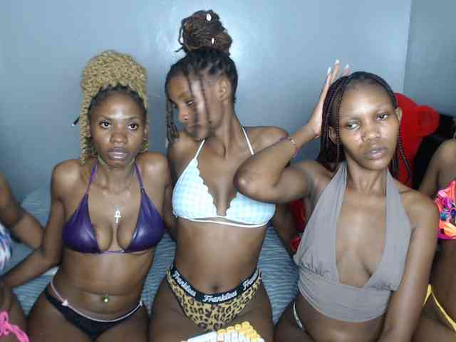 VelvetCuties webcam