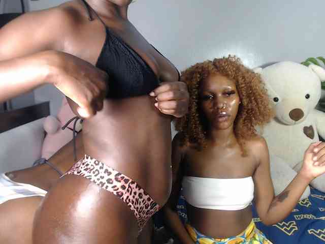 VelvetCuties webcam