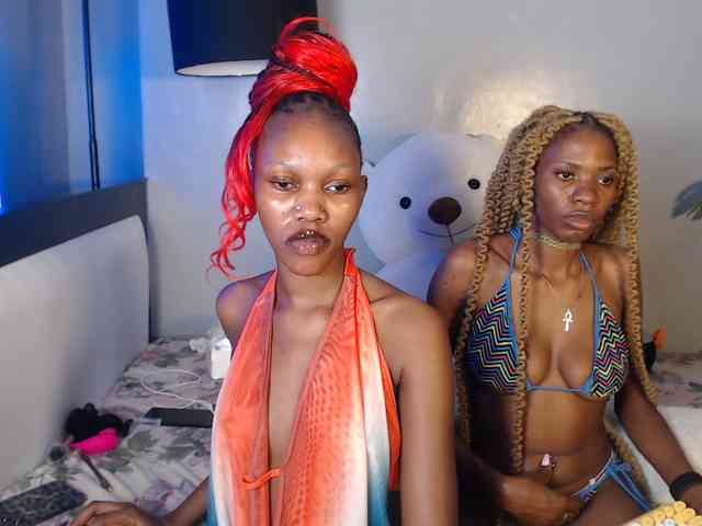 VelvetCuties webcam
