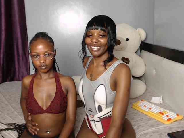 VelvetCuties webcam