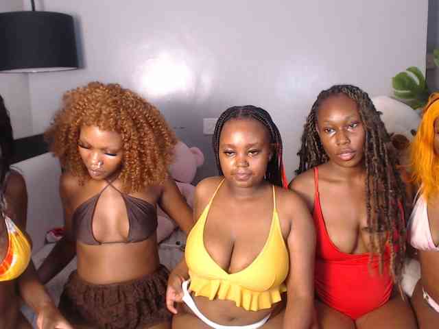 VelvetCuties webcam