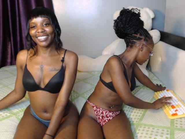 VelvetCuties webcam