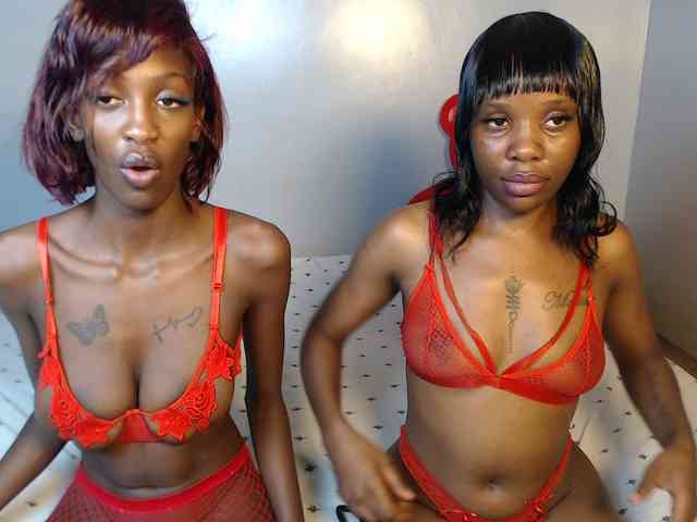 VelvetCuties webcam