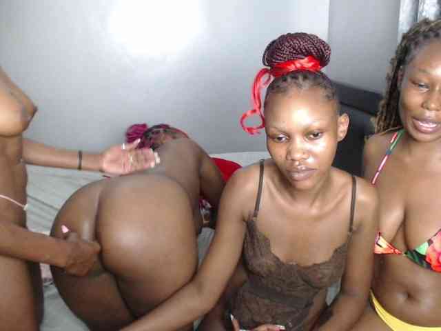 VelvetCuties webcam