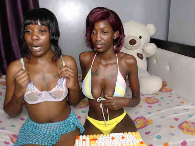 VelvetCuties webcam