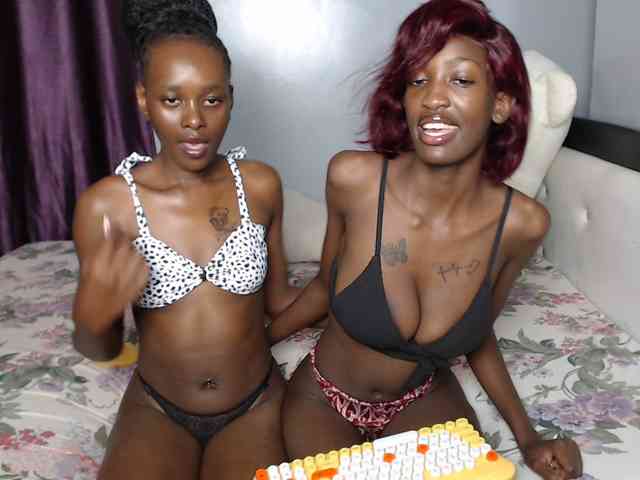 VelvetCuties webcam