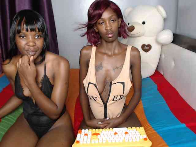 VelvetCuties webcam