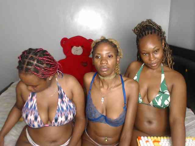 VelvetCuties webcam