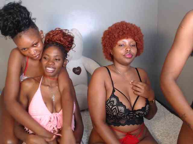 VelvetCuties webcam