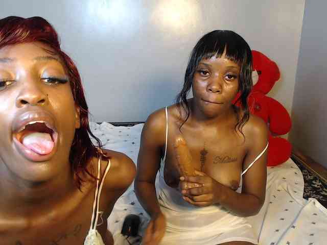 VelvetCuties webcam