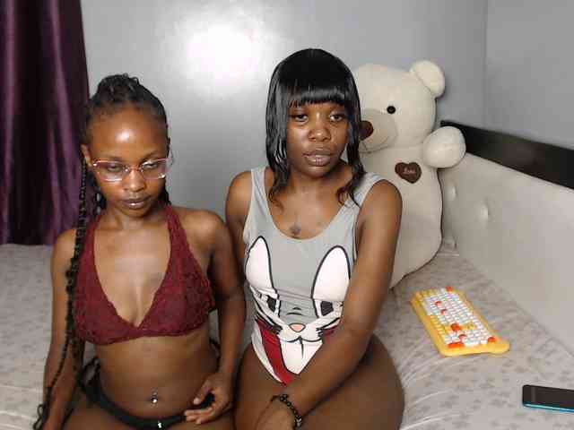 VelvetCuties webcam