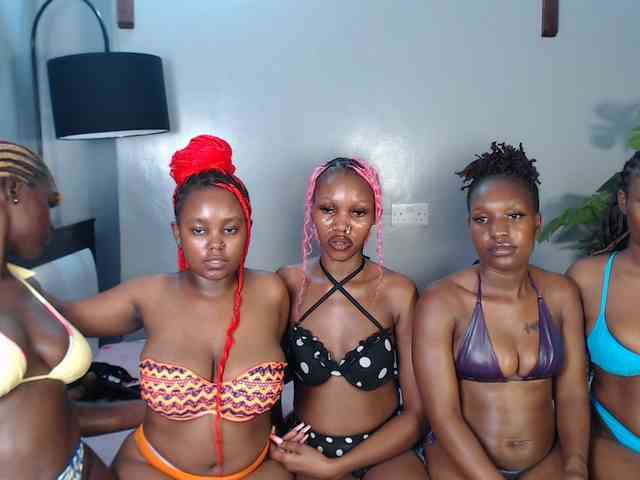 Model: VelvetCuties