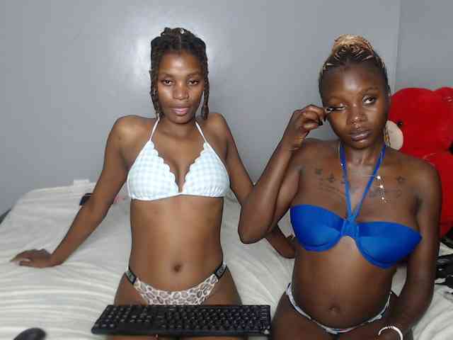 VelvetCuties webcam