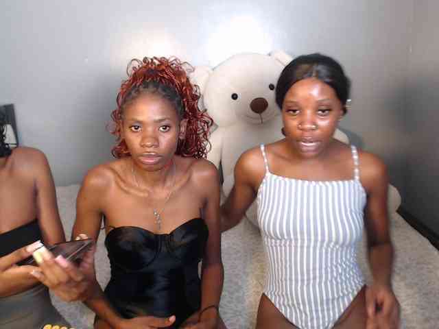 VelvetCuties webcam