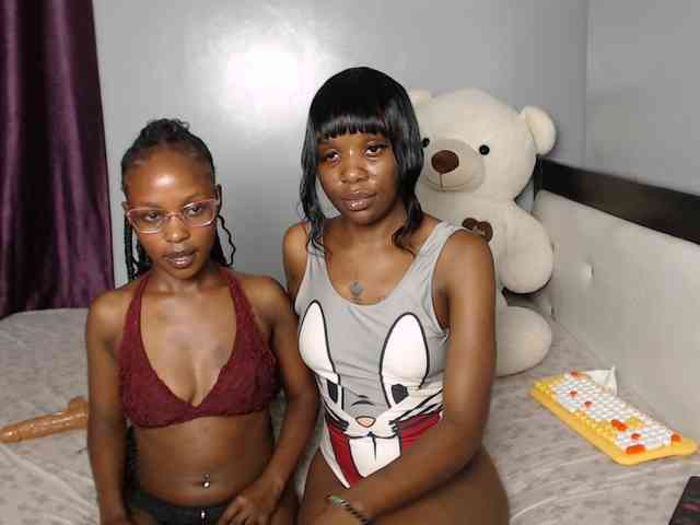 VelvetCuties webcam