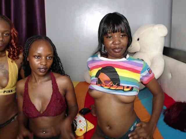 VelvetCuties webcam