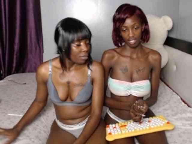 VelvetCuties webcam