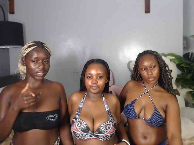 VelvetCuties webcam