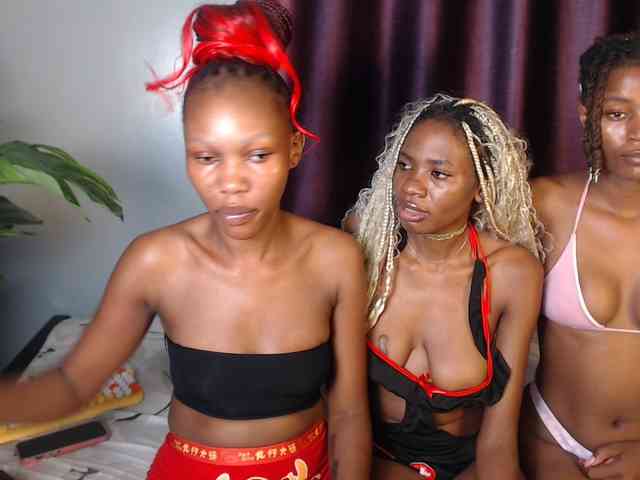VelvetCuties webcam