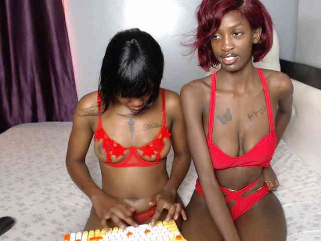 VelvetCuties webcam