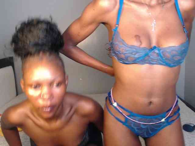 VelvetCuties webcam