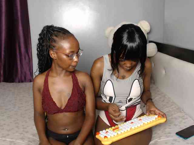 VelvetCuties webcam