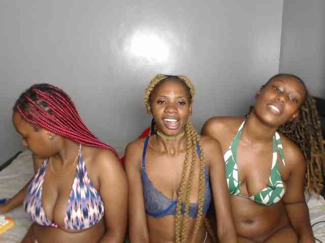 VelvetCuties webcam
