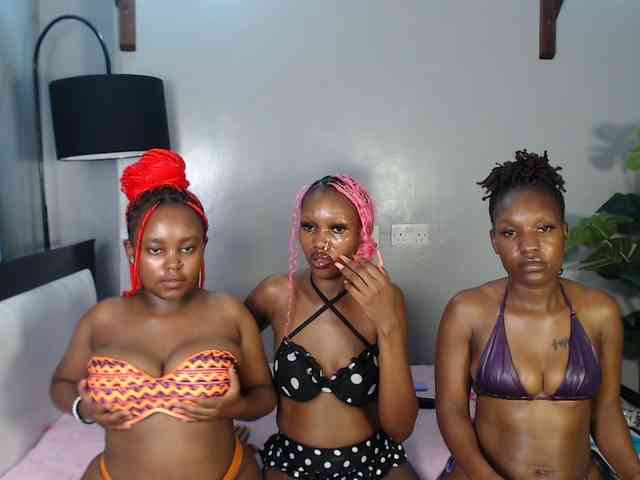 VelvetCuties webcam
