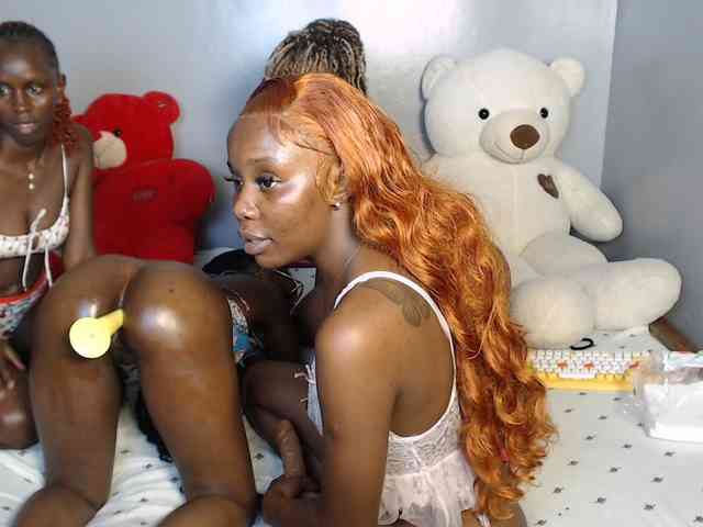 VelvetCuties webcam