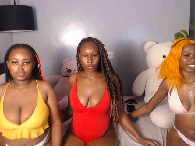 VelvetCuties webcam