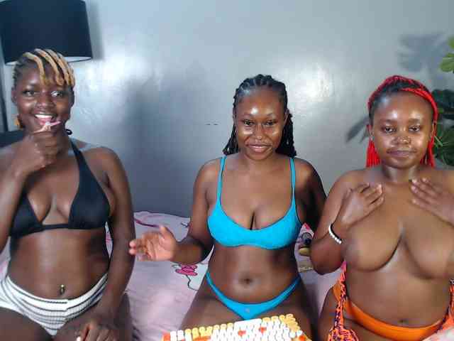 VelvetCuties webcam