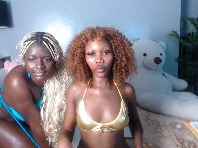 VelvetCuties webcam