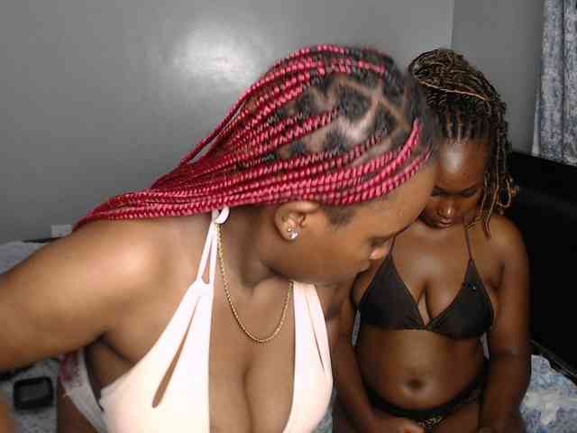 VelvetCuties webcam