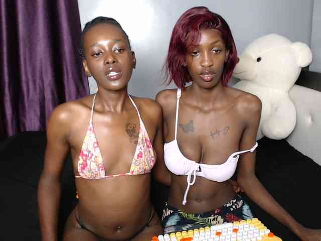 VelvetCuties webcam