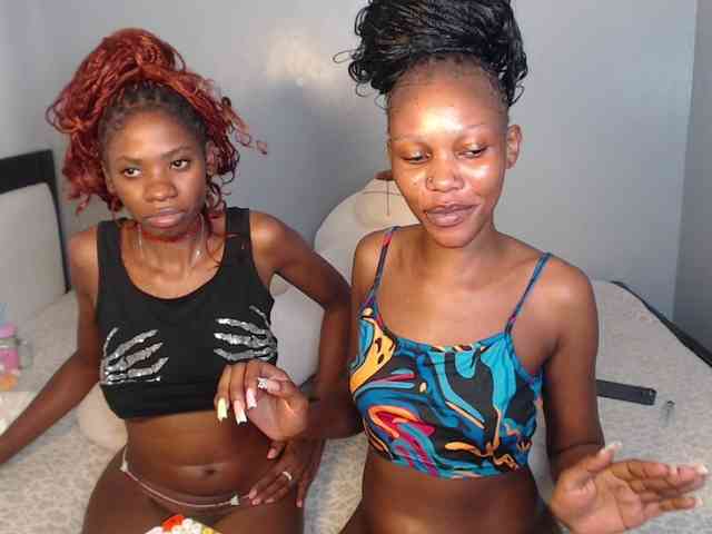 VelvetCuties webcam