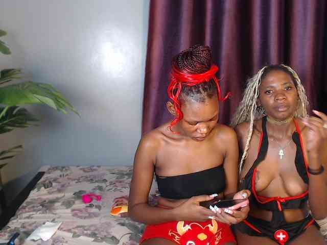 VelvetCuties webcam