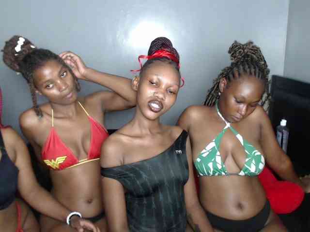 VelvetCuties webcam