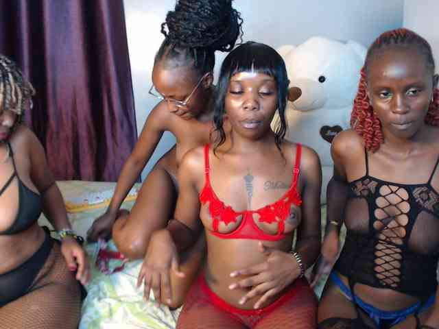VelvetCuties webcam