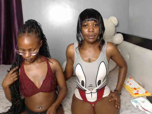 VelvetCuties webcam