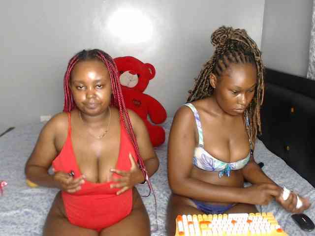 VelvetCuties webcam
