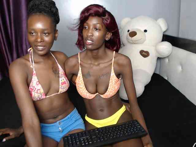 VelvetCuties webcam