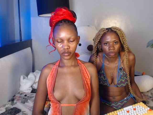 VelvetCuties webcam