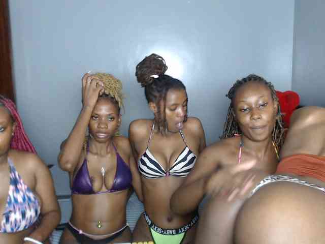 VelvetCuties webcam