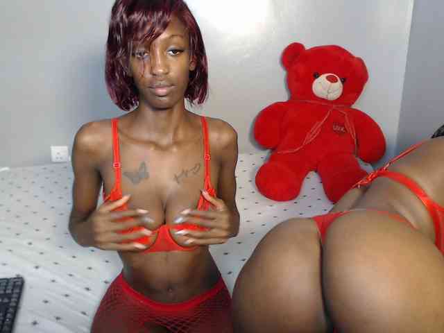VelvetCuties Live Webcam on BongaCams