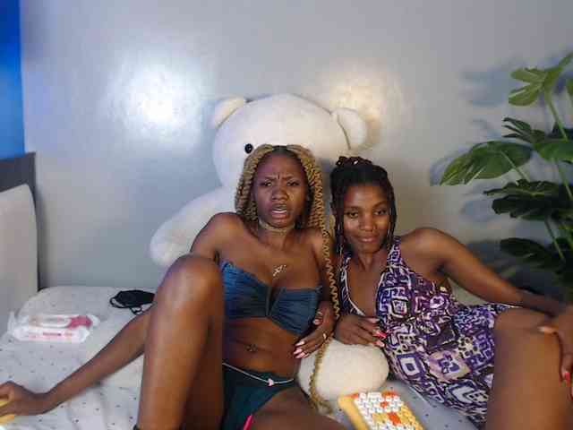 VelvetCuties webcam