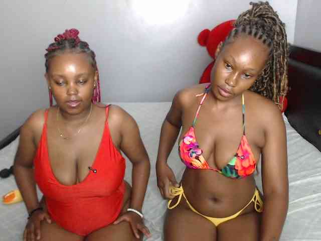 VelvetCuties webcam