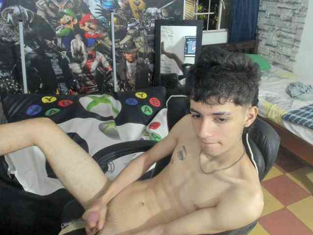 wex-077 Live Webcam on BongaCams
