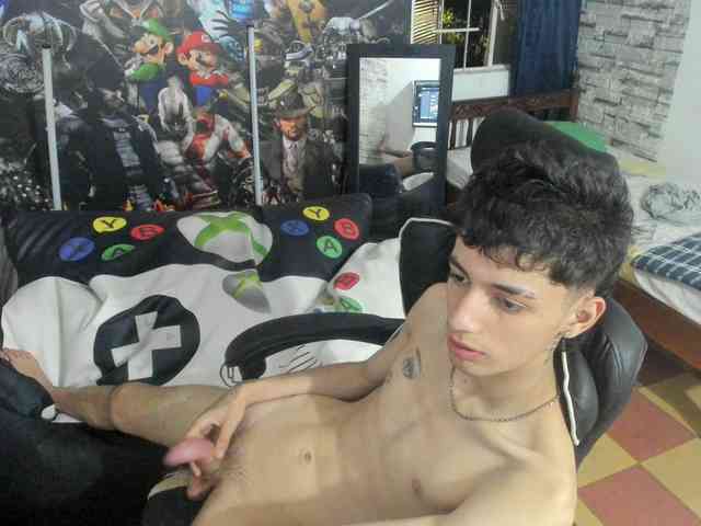 wex-077 Live Webcam on BongaCams