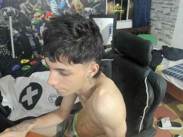 wex-077 Live Webcam on BongaCams