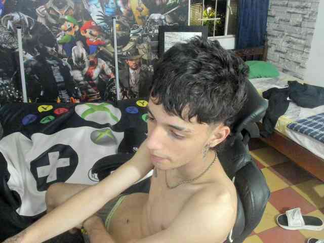 wex-077 Live Webcam on BongaCams